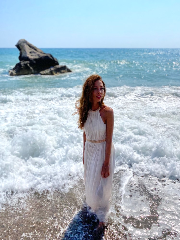 Aphrodite's Rock, skała Afrodyty, Cypr, podróże, blog dla kobiet, kobieca energia, miłość, rozwój osobisty, Malvina Dunder