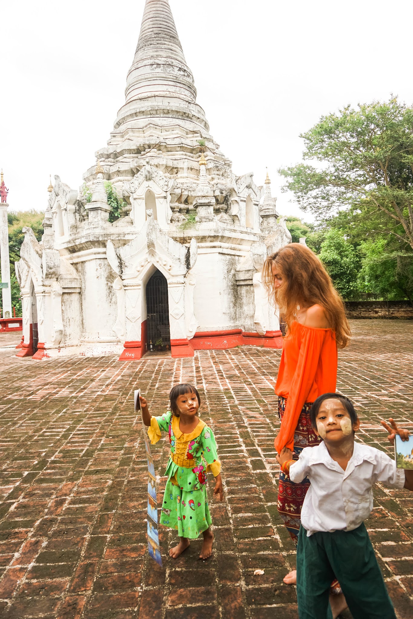 Mjanma Malvina Dunder blog rozwój osobisty, relacje, podróże Birma Bagan świątynie dzieci