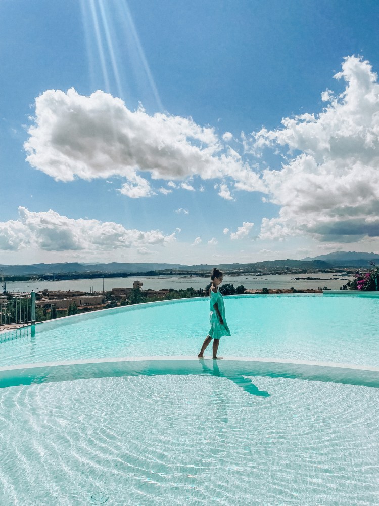 Olbia, hotel, Sardynia, Kolorowe Bogate Soczyste, podróże,kobieca energia, relacje, rozwój osobisty, Malvina Dunder