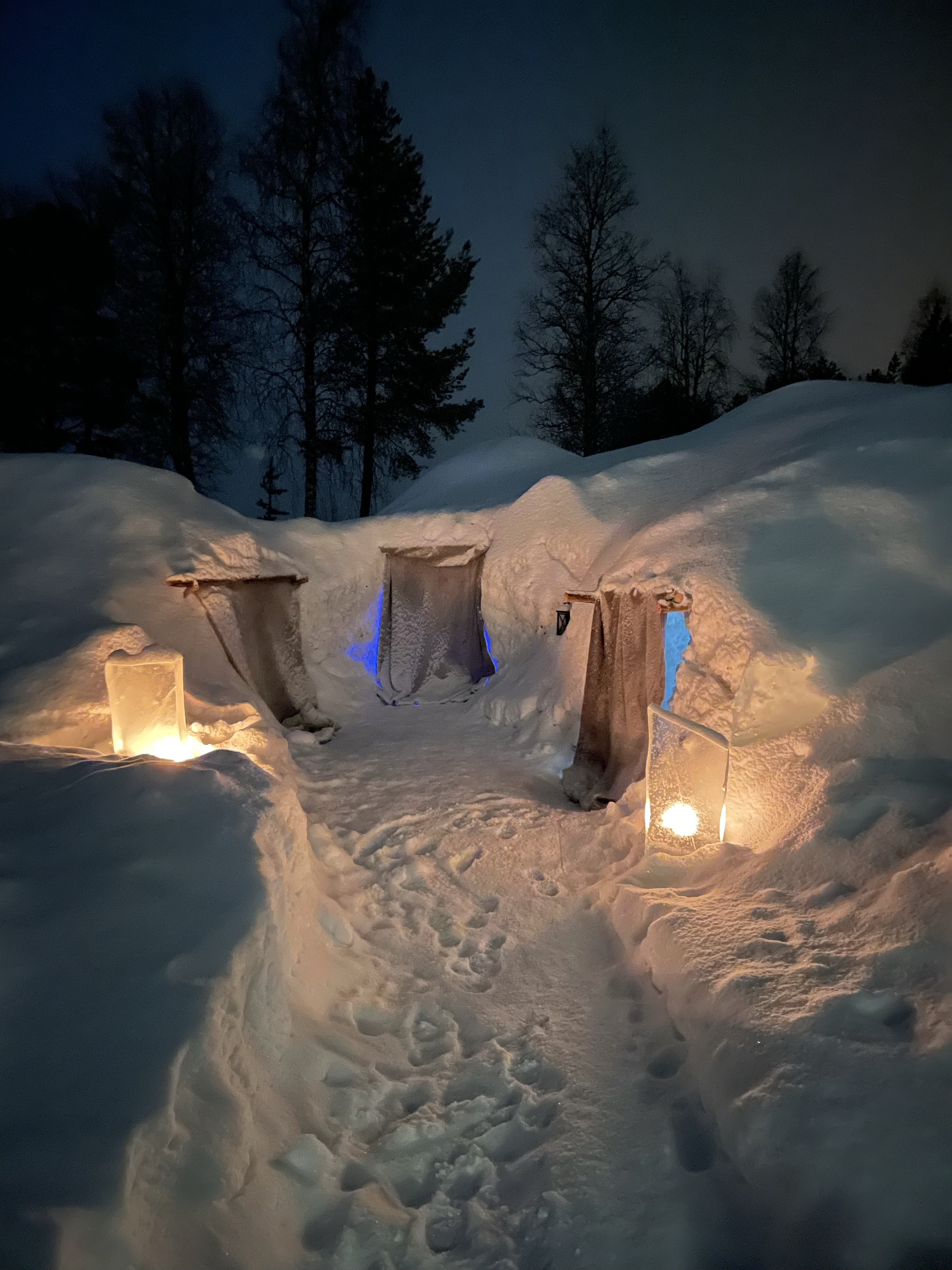 spanie w igloo, śnieg, Laponia, Finlandia, Koło podbiegunowe, Kolorowe Bogate Soczyste, podróże,kobieca energia, relacje, rozwój osobisty, Malvina Dunder