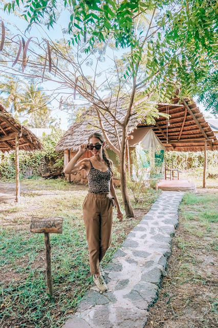 Malvina Dunder blog rozwój osobisty, relacje, podróże Afryka Tanzania safari Lodge namiot obóz