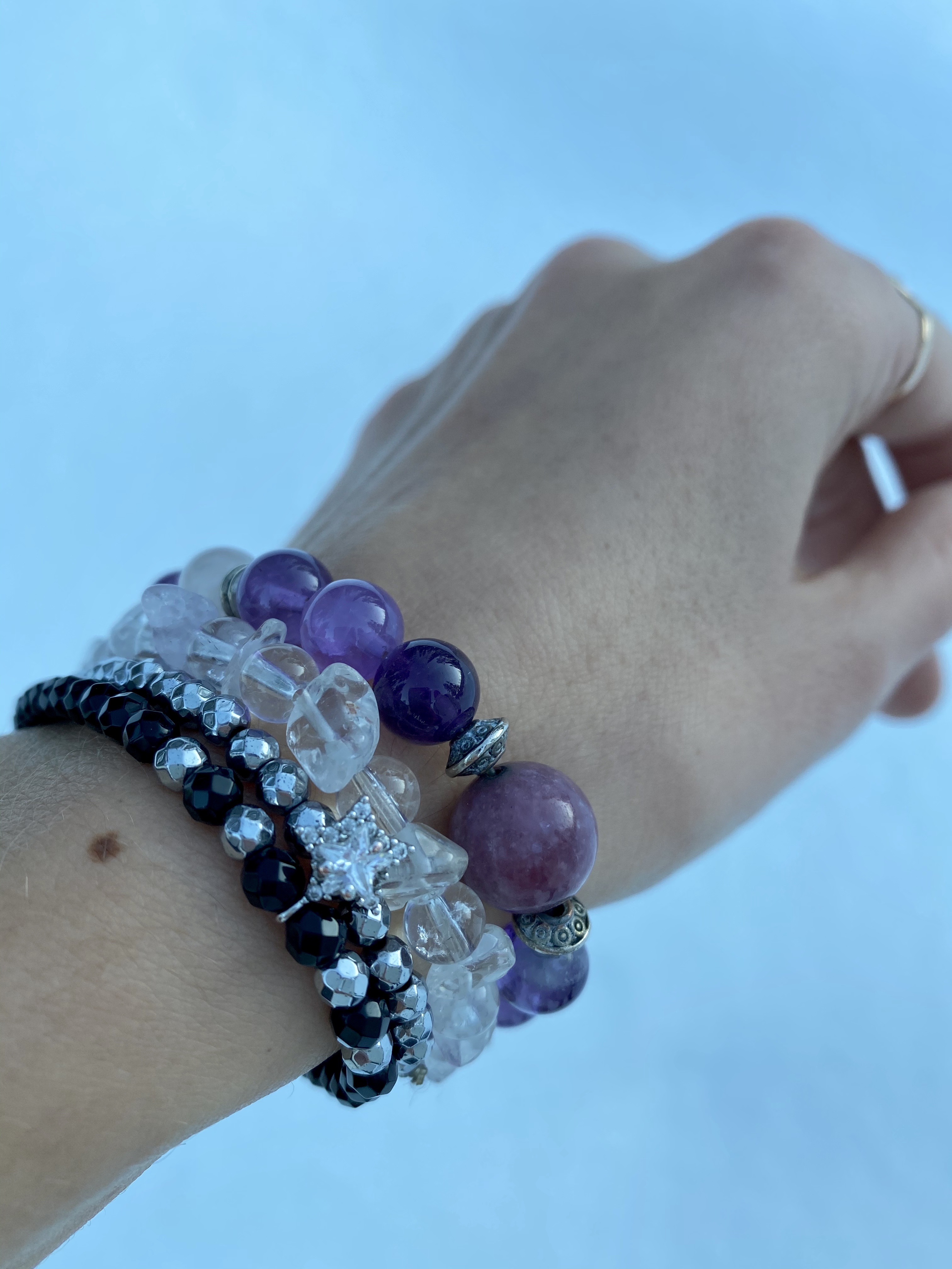 Kopalnia amtetystu Laponia, Finlandia, Arktyczny ametyst, kryształy, Kolorowe Bogate Soczyste, podróże,kobieca energia, relacje, rozwój osobisty, Malvina Dunder, ametyst kamień znaczenie działanie symbol właściwości