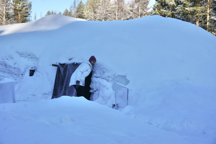 igloo, spanie, hotel lodowy, Laponia, Finlandia, atrakcje, top 10, Kolorowe Bogate Soczyste, podróże, kobieca energia, relacje, rozwój osobisty, Malvina Dunder