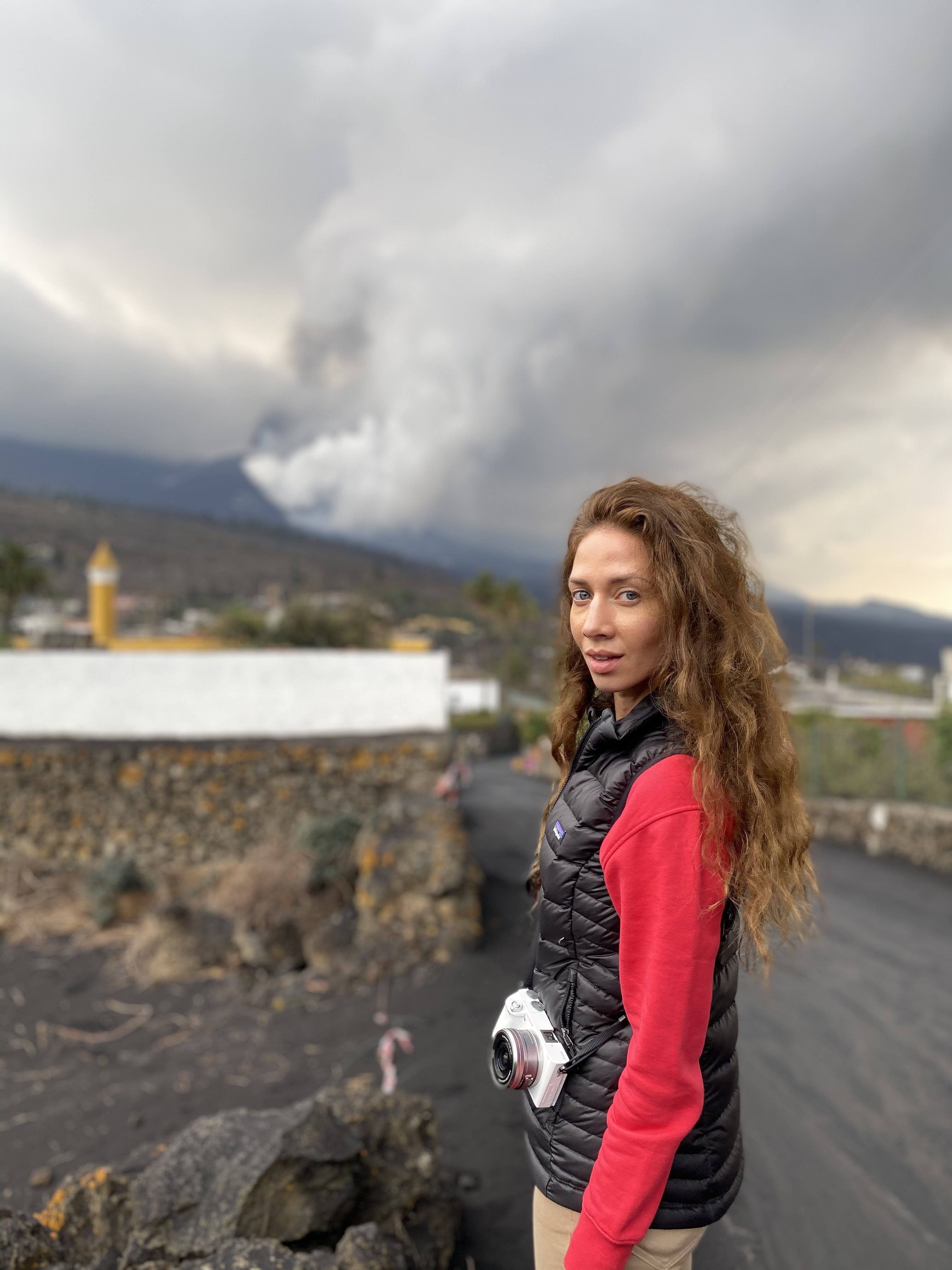 La Palma erupcja wulkanu, wulkan Cumbre Vieja 2021, Wyspy Kanaryjskie, kobieca energia, relacje, rozwój osobisty, Malvina Dunder