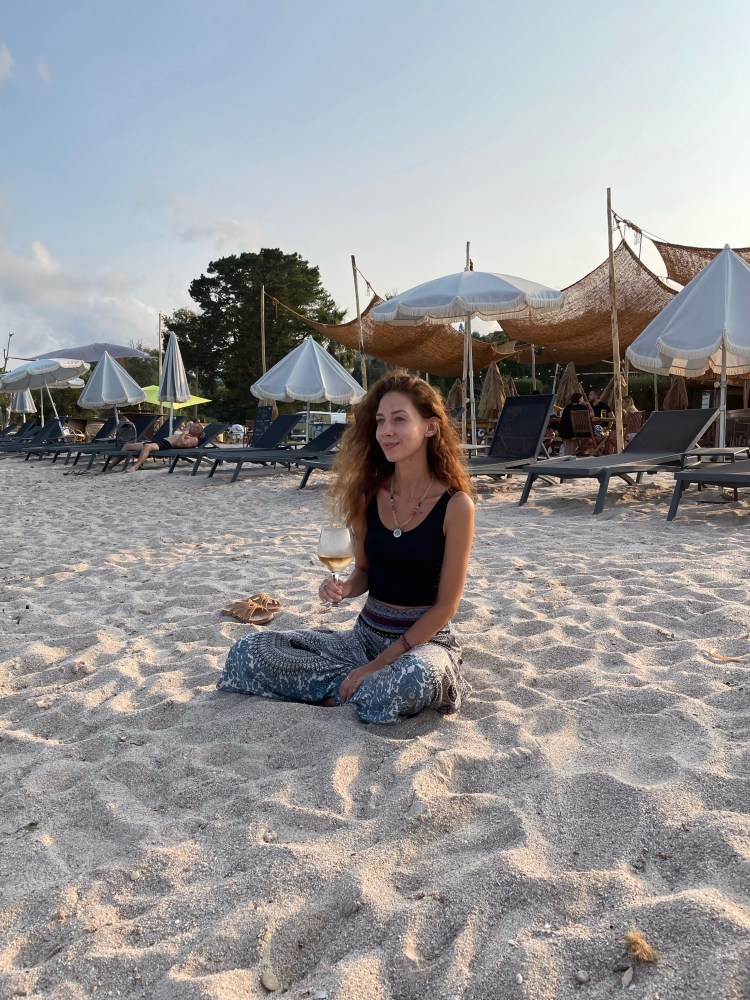 plaża, Korsyka, Kolorowe Bogate Soczyste, podróże,kobieca energia, relacje, rozwój osobisty, Malvina Dunder