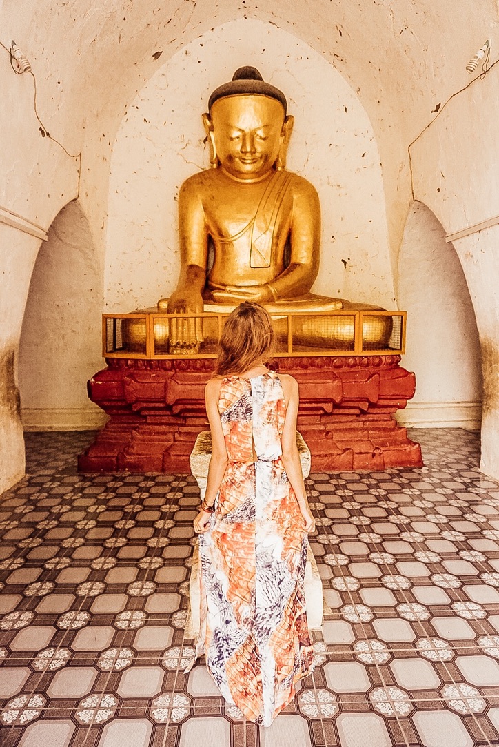Mjanma Malvina Dunder blog rozwój osobisty, relacje, podróże Birma Bagan świątynia złoty Buddha