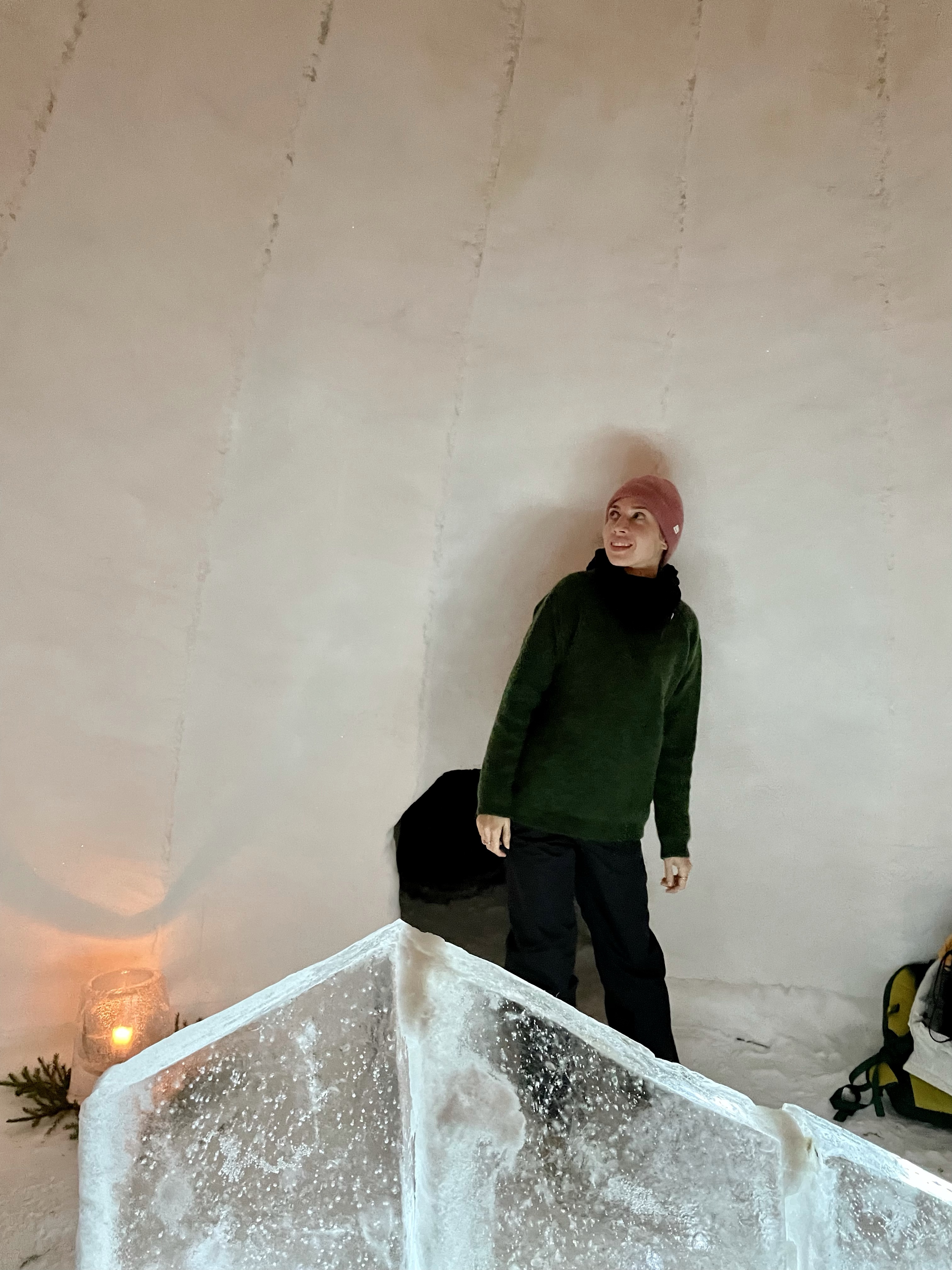 spanie w igloo, śnieg, Laponia, Finlandia, Koło podbiegunowe, Kolorowe Bogate Soczyste, podróże,kobieca energia, relacje, rozwój osobisty, Malvina Dunder