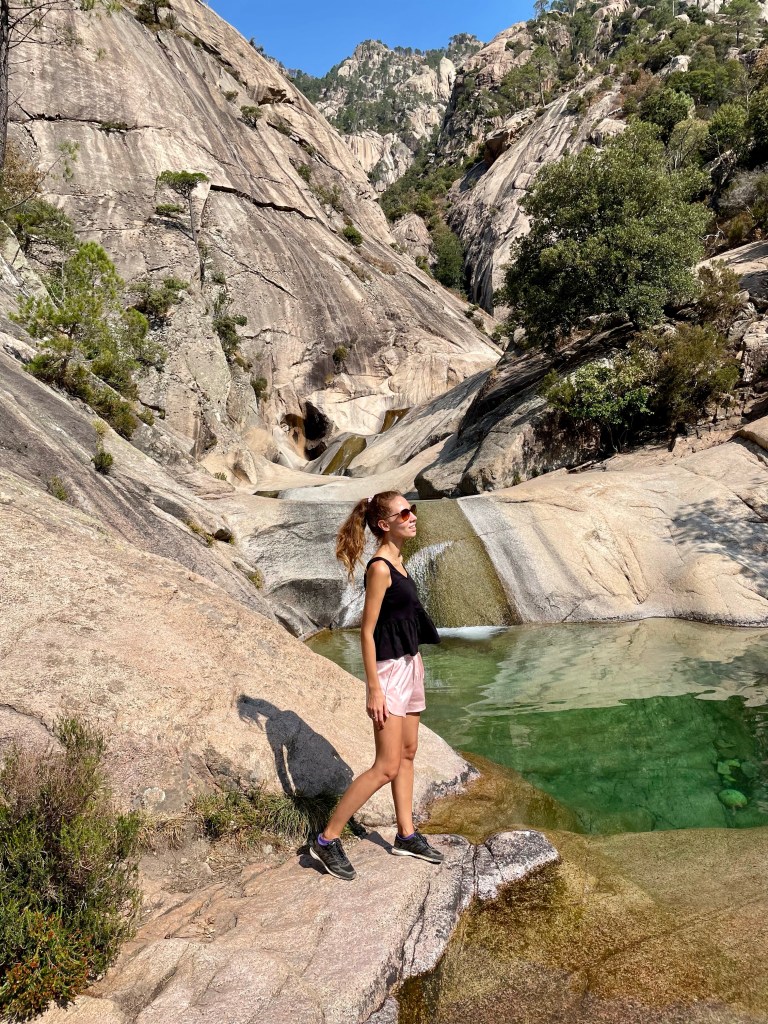 kaskady, wodospad, góry, Korsyka, Kolorowe Bogate Soczyste, podróże,kobieca energia, relacje, rozwój osobisty, Malvina Dunder