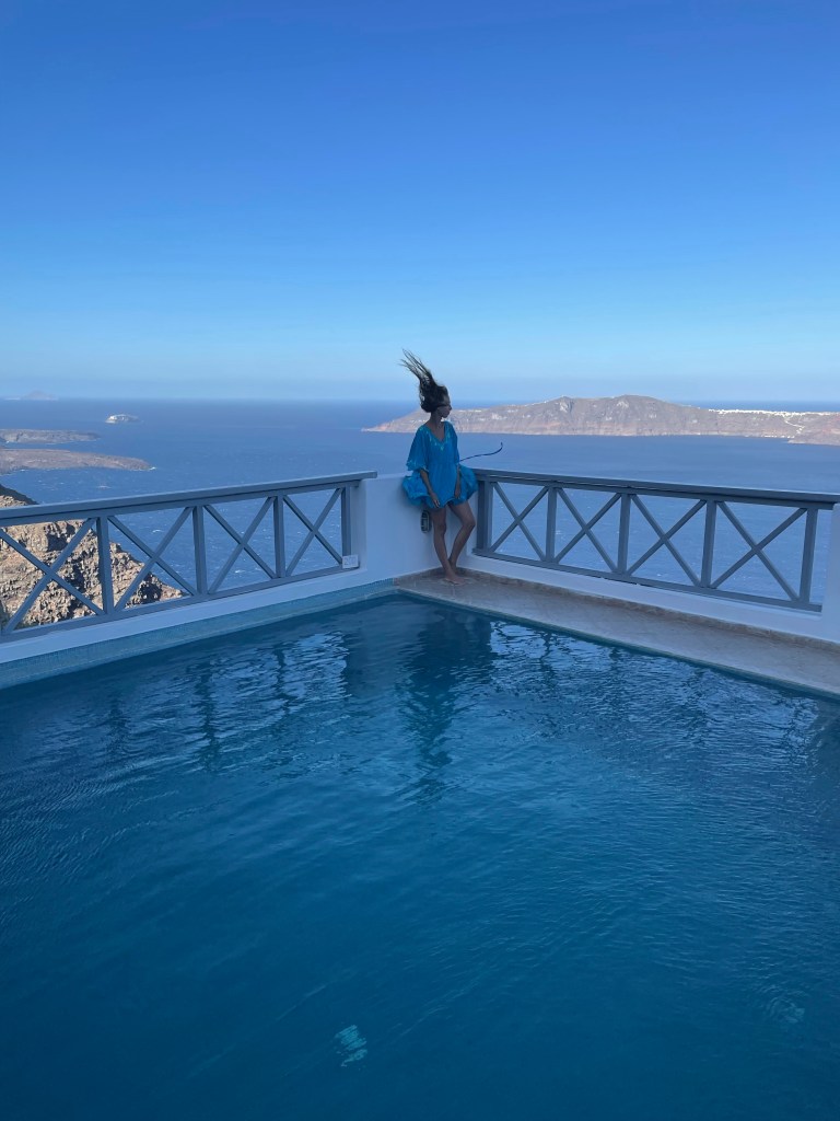 hotel, Imerovigli, Santorini, podróże, kobieca energia, relacje, rozwój osobisty, Malvina Dunder