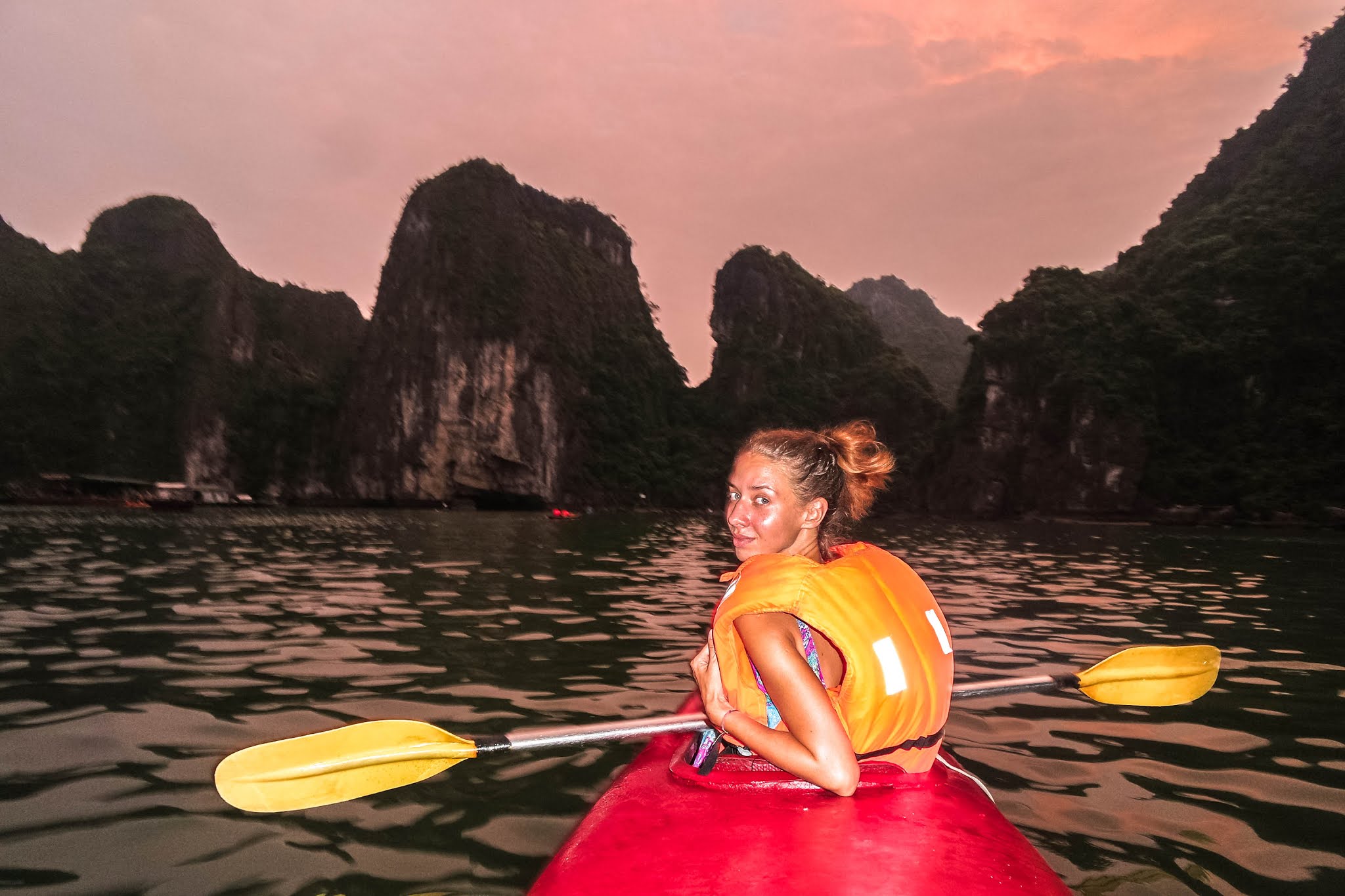 Malvina Dunder blog rozwój osobisty, relacje, podróże Wietnam zatoka Ha long kajak