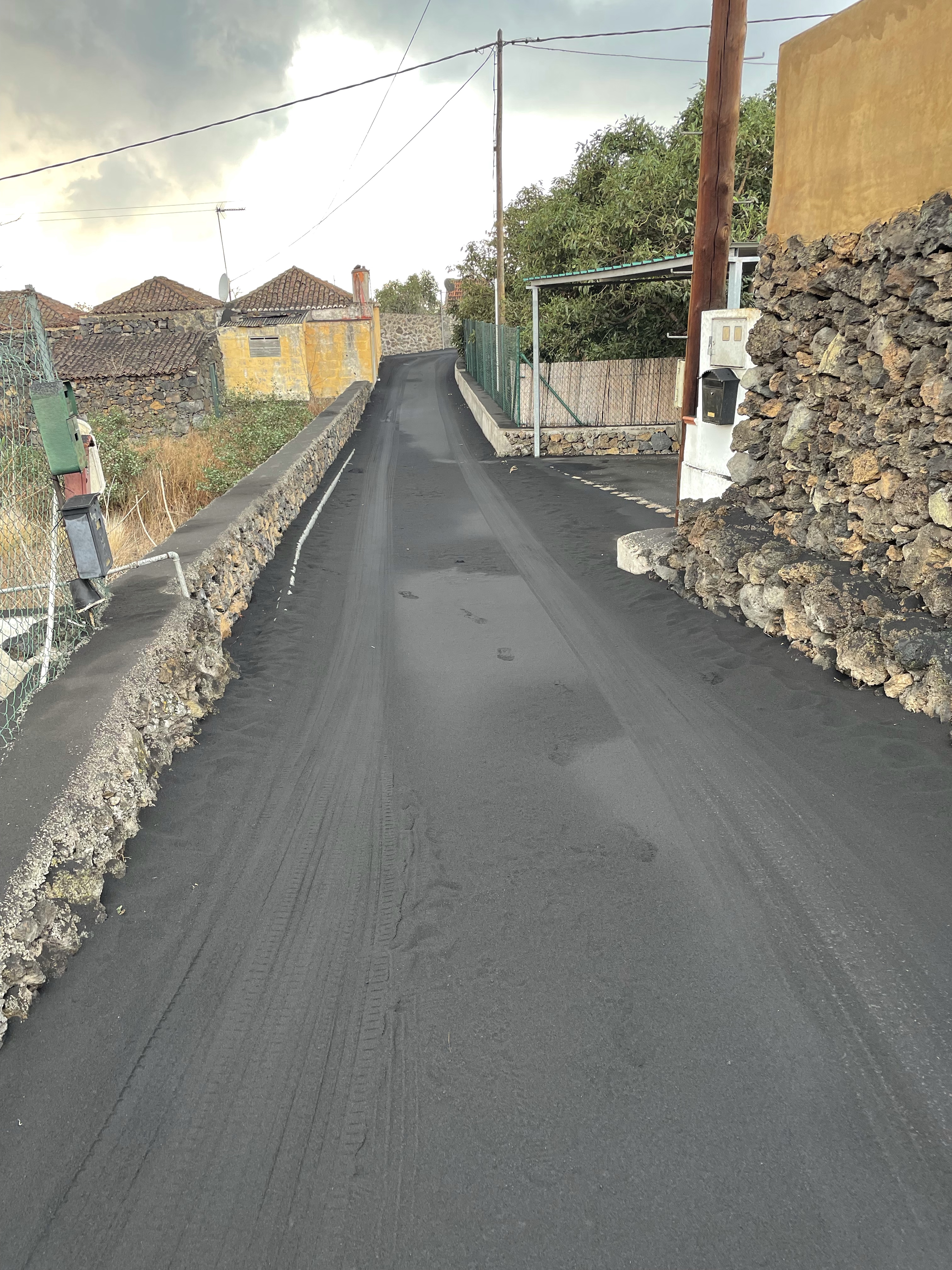 La Palma erupcja wulkanu, wulkan Cumbre Vieja 2021, Wyspy Kanaryjskie, kobieca energia, relacje, rozwój osobisty, Malvina Dunder