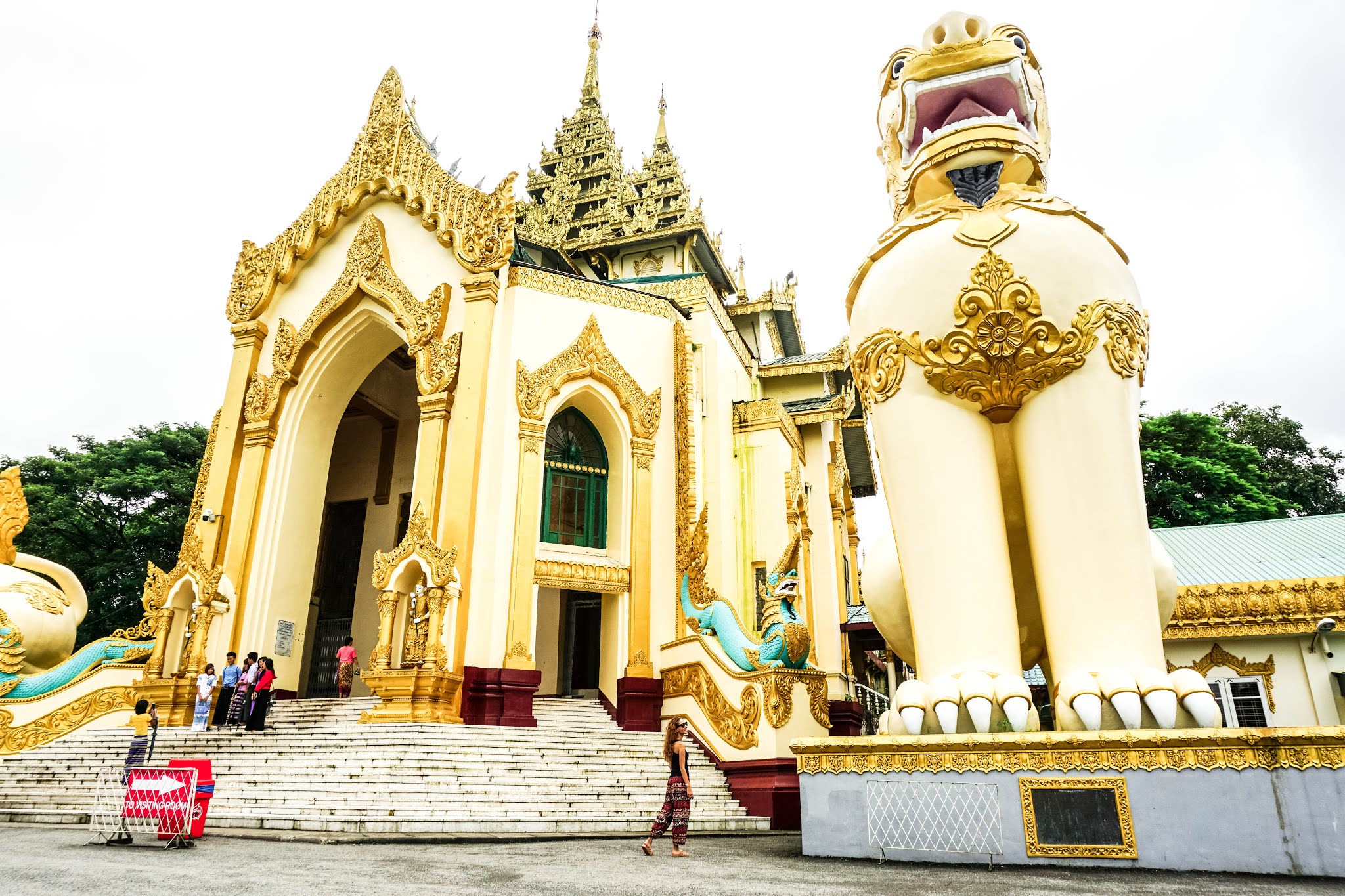 Malvina Dunder blog rozwój osobisty, relacje, podróże Birma Mjanma Yangon złota świątynia Shwedagon Pagoda