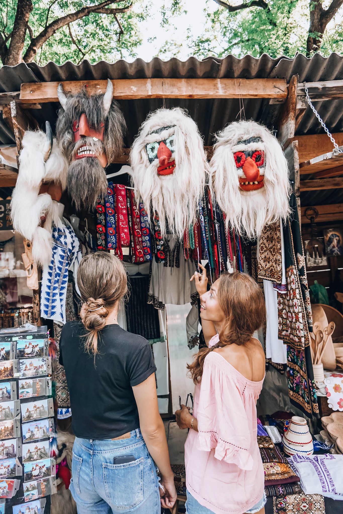 Malvina Dunder blog rozwój osobisty, relacje, podróże Rumunia tradycyjne maski targ