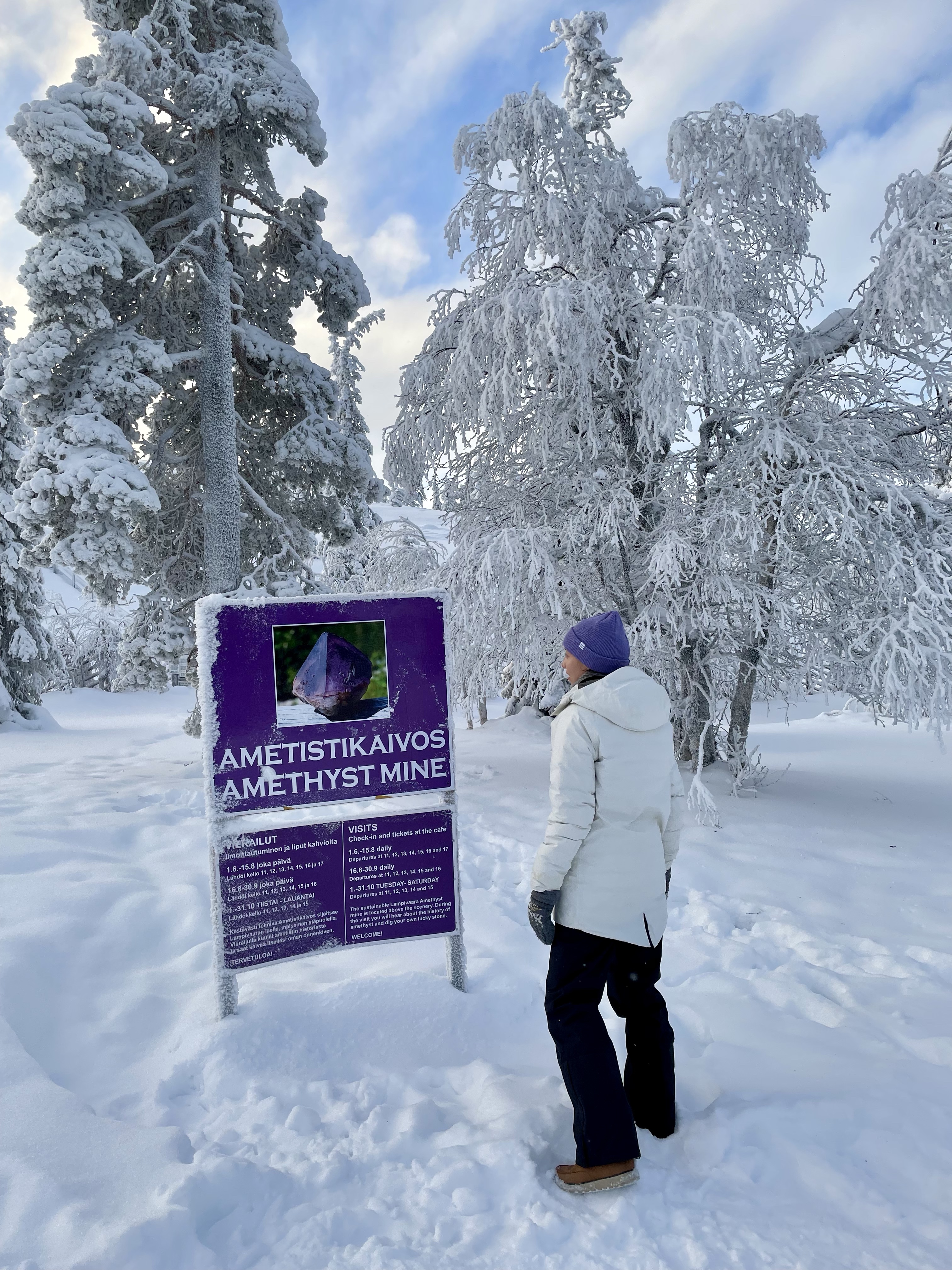 Kopalnia amtetystu Laponia, Finlandia, Arktyczny ametyst, kryształy, Kolorowe Bogate Soczyste, podróże,kobieca energia, relacje, rozwój osobisty, Malvina Dunder, ametyst kamień znaczenie działanie symbol właściwości
