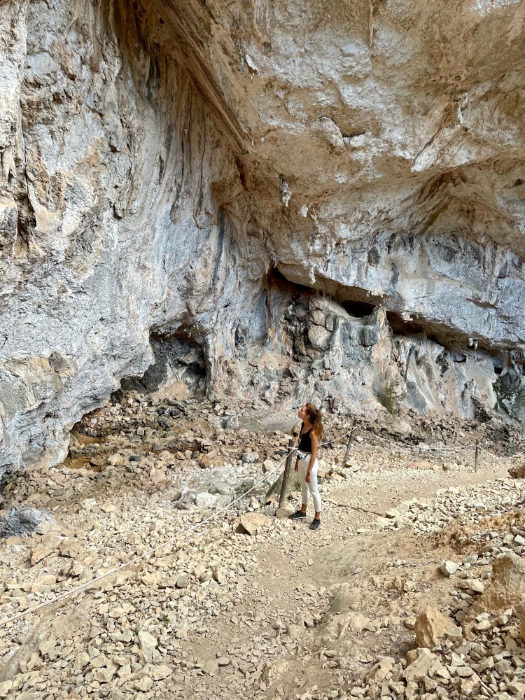 Tiscali, archeologia, wioska z epoki brązu, Sardynia, Kolorowe Bogate Soczyste, podróże,kobieca energia, relacje, rozwój osobisty, Malvina Dunder