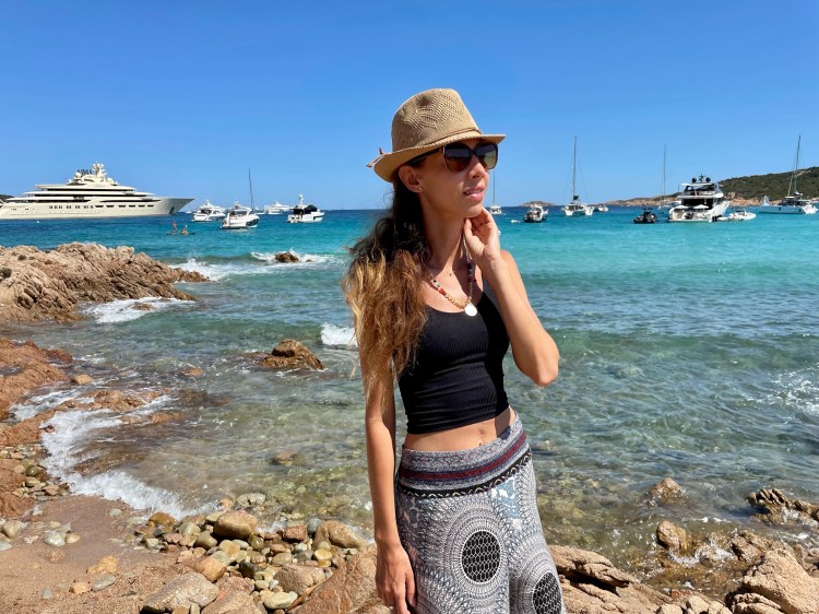 Costa Smeralda, Porto Cervo, Sardynia, Kolorowe Bogate Soczyste, podróże,kobieca energia, relacje, rozwój osobisty, Malvina Dunder