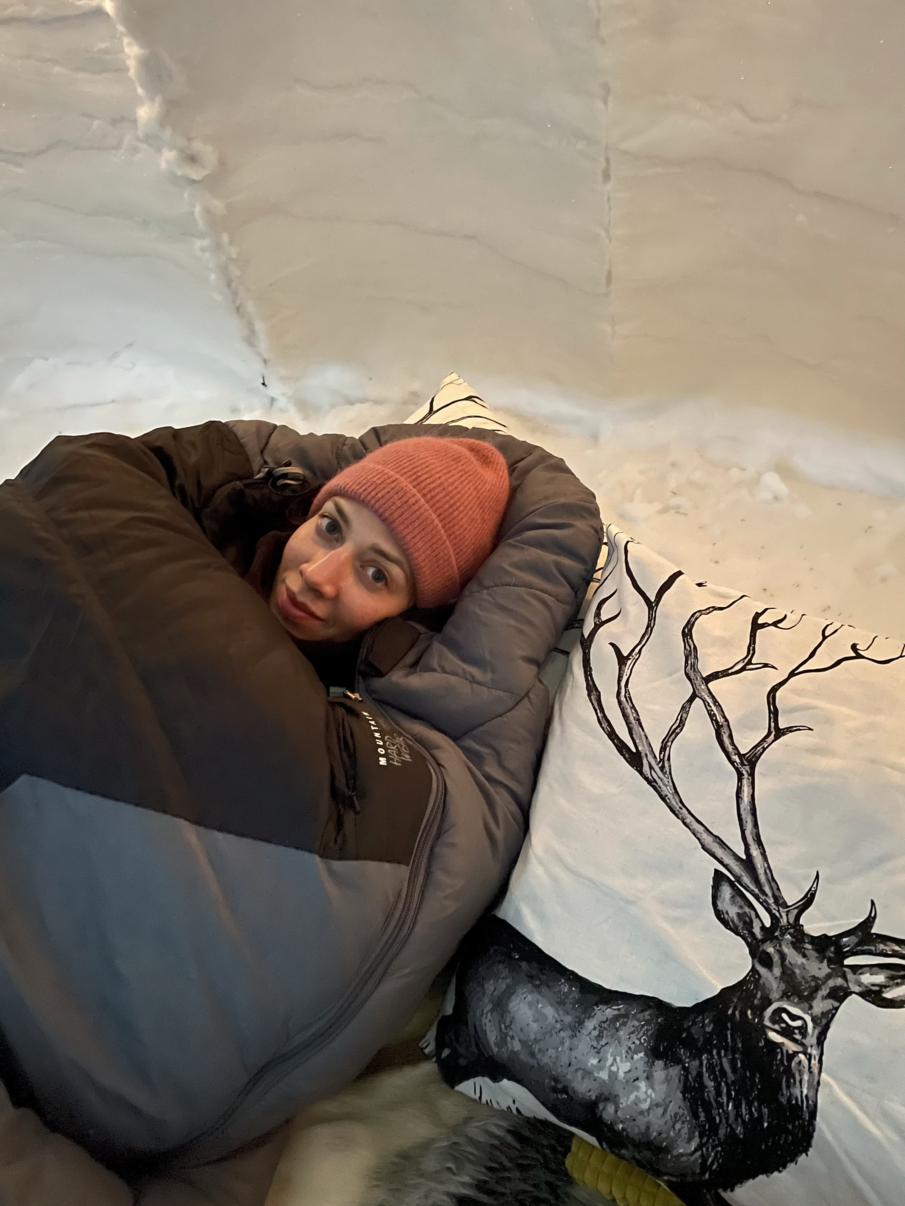 spanie w igloo, śnieg, Laponia, Finlandia, Koło podbiegunowe, Kolorowe Bogate Soczyste, podróże,kobieca energia, relacje, rozwój osobisty, Malvina Dunder