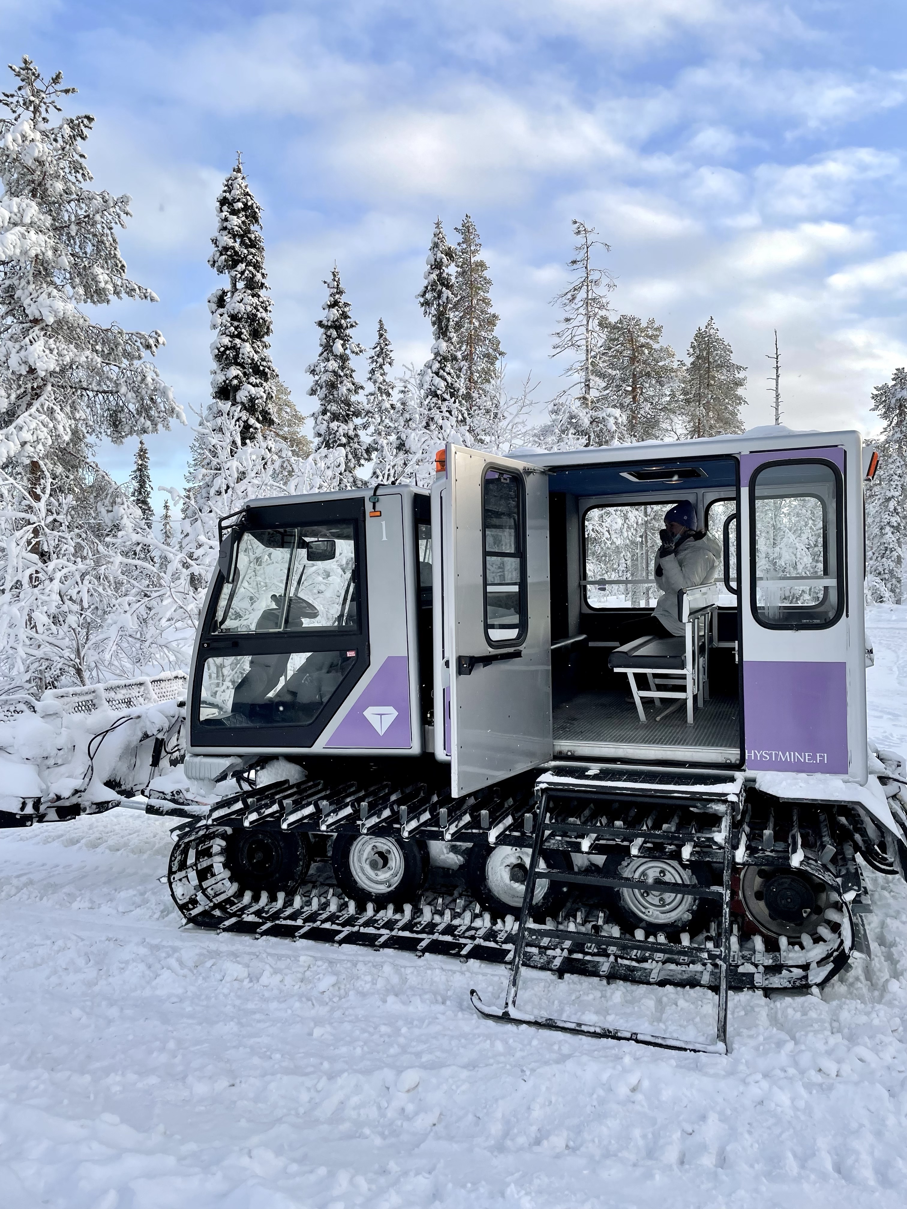 Kopalnia amtetystu Laponia, Finlandia, Arktyczny ametyst, kryształy, Kolorowe Bogate Soczyste, podróże,kobieca energia, relacje, rozwój osobisty, Malvina Dunder, ametyst kamień znaczenie działanie symbol właściwości