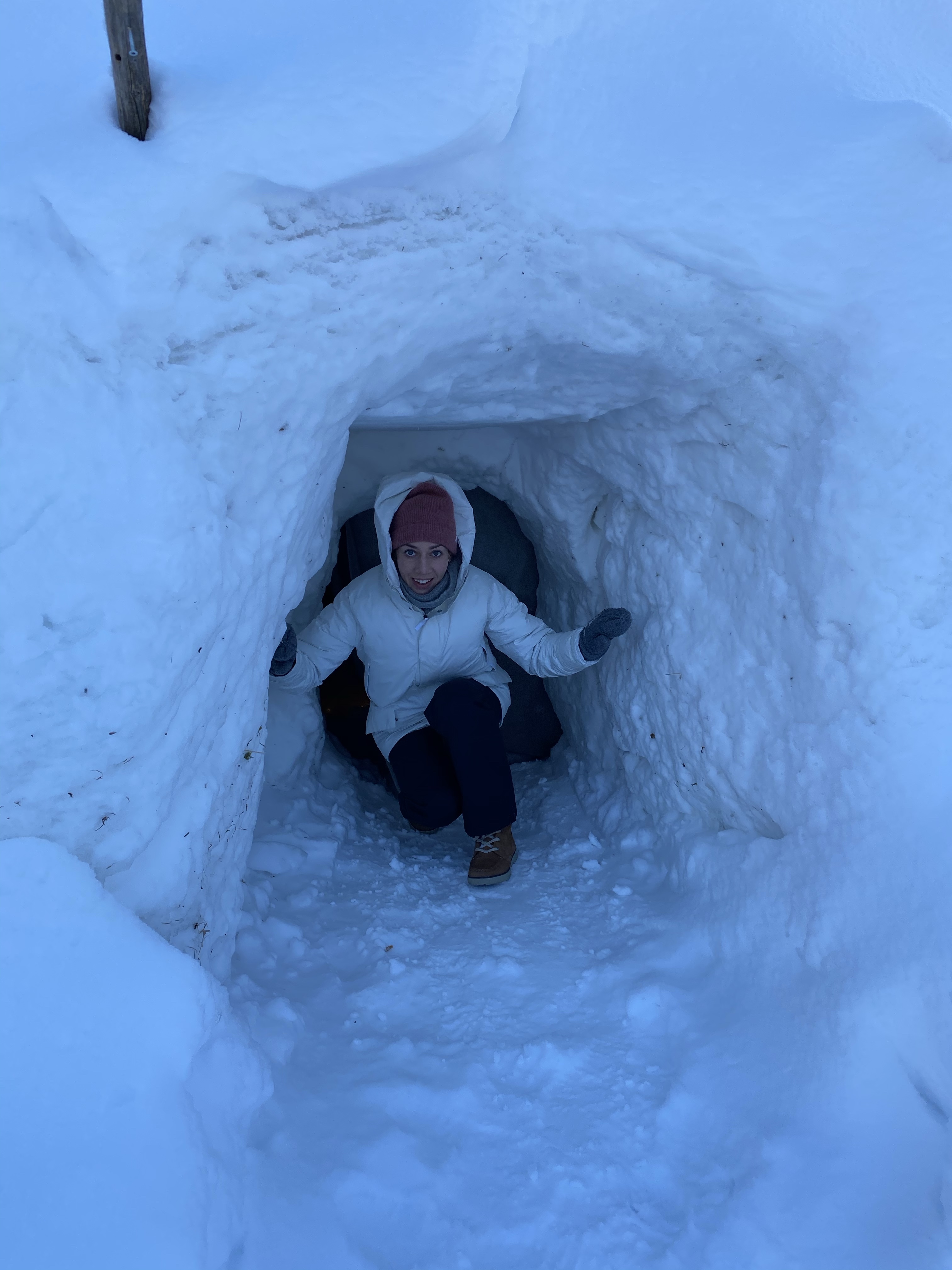 spanie w igloo, śnieg, Laponia, Finlandia, Koło podbiegunowe, Kolorowe Bogate Soczyste, podróże,kobieca energia, relacje, rozwój osobisty, Malvina Dunder