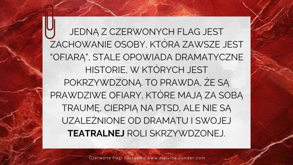 Różnica między prawdziwą traumą a teatralną grą ofiary przez&nbsp;narcyza